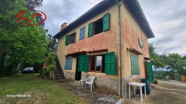 casa indipendente in vendita a Montevarchi