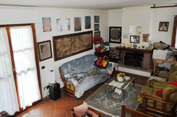 casa indipendente in vendita a Montevarchi