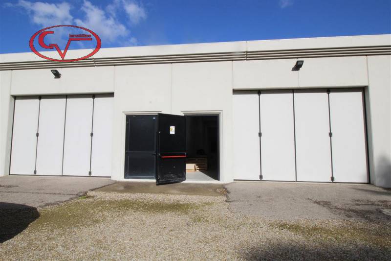 capannone in vendita a Montevarchi in zona Levane