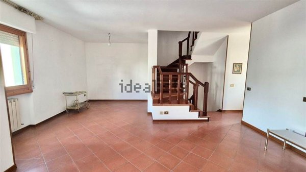 casa indipendente in vendita a Montevarchi