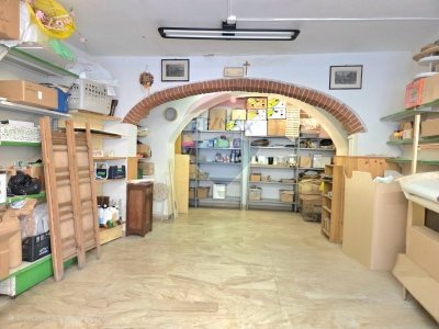 negozio in vendita a Montevarchi