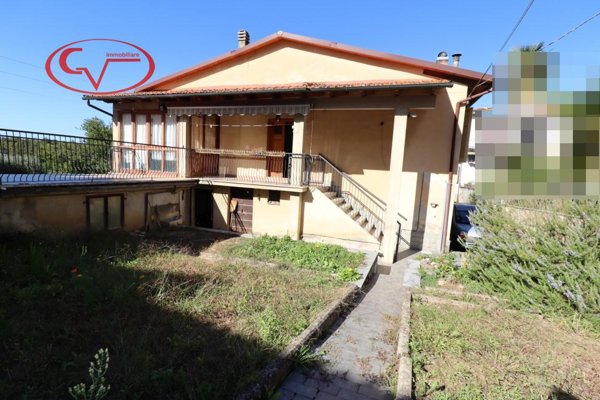 casa indipendente in vendita a Montevarchi