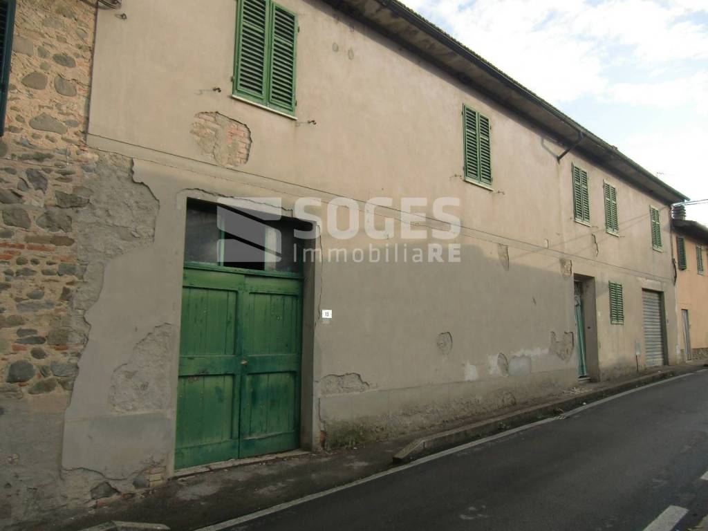 casa indipendente in vendita a Montevarchi in zona Mercatale Valdarno