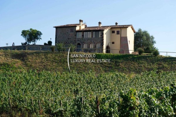 casa indipendente in vendita a Montevarchi