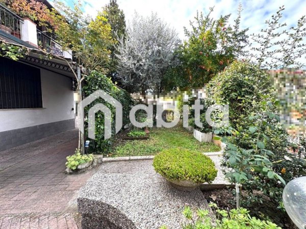 casa indipendente in vendita a Montevarchi