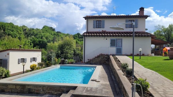 negozio in vendita a Montevarchi