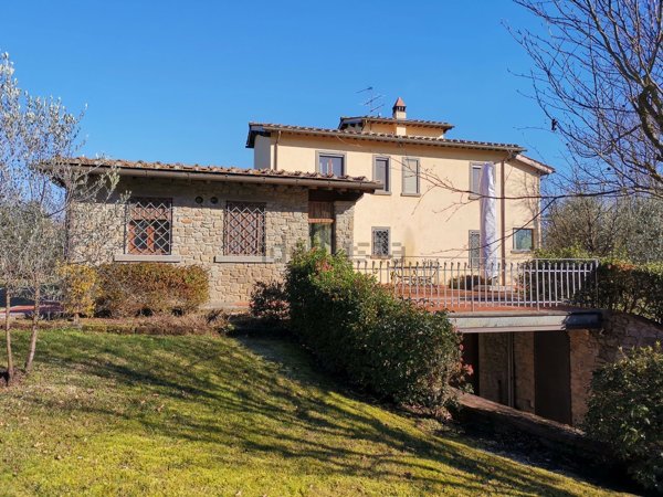 casa indipendente in vendita a Montevarchi