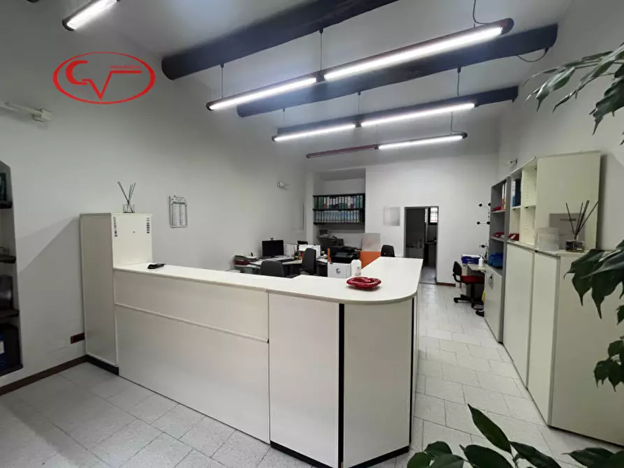 negozio in vendita a Montevarchi