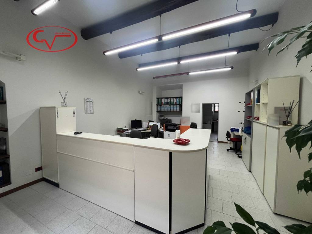 negozio in vendita a Montevarchi