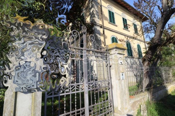 casa indipendente in vendita a Montevarchi