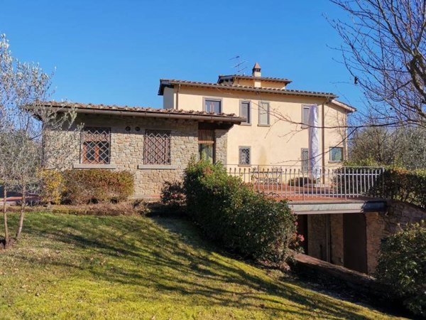 casa indipendente in vendita a Montevarchi