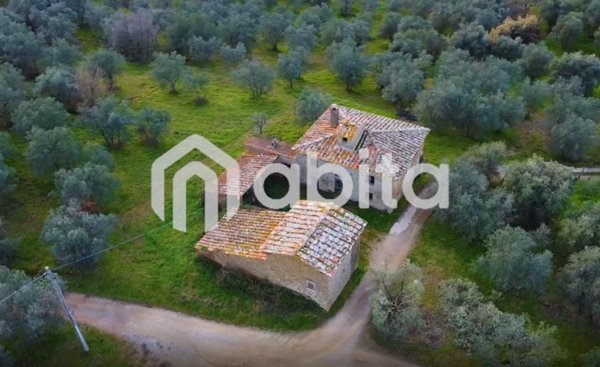 casa indipendente in vendita a Montevarchi