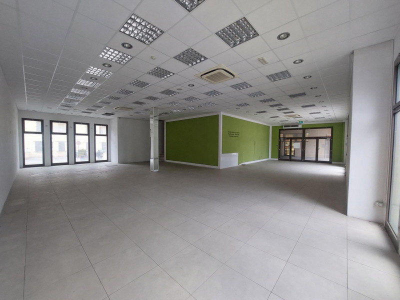 negozio in vendita a Montevarchi