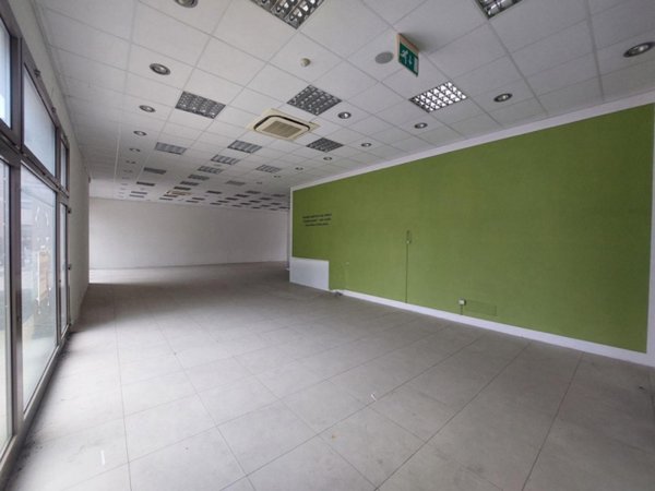 negozio in vendita a Montevarchi