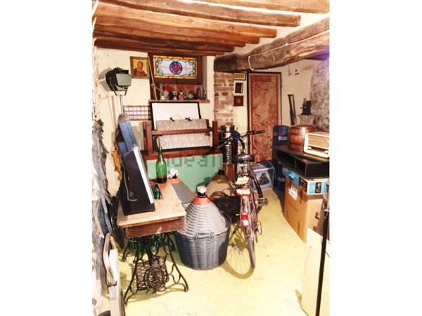 locale di sgombero in vendita a Montevarchi