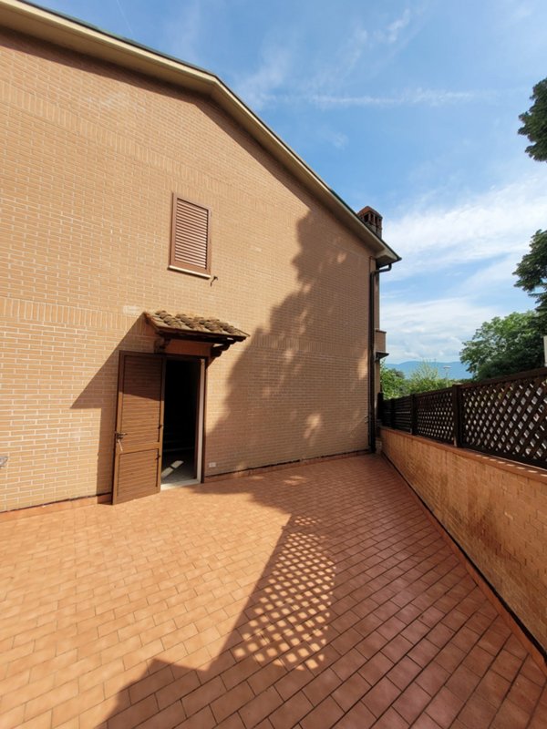 casa indipendente in vendita a Montevarchi