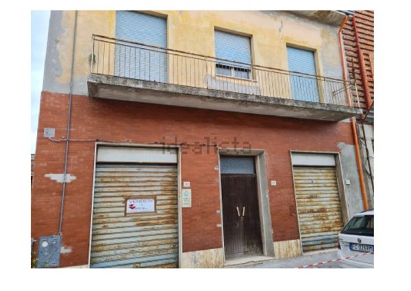 locale di sgombero in vendita a Montevarchi