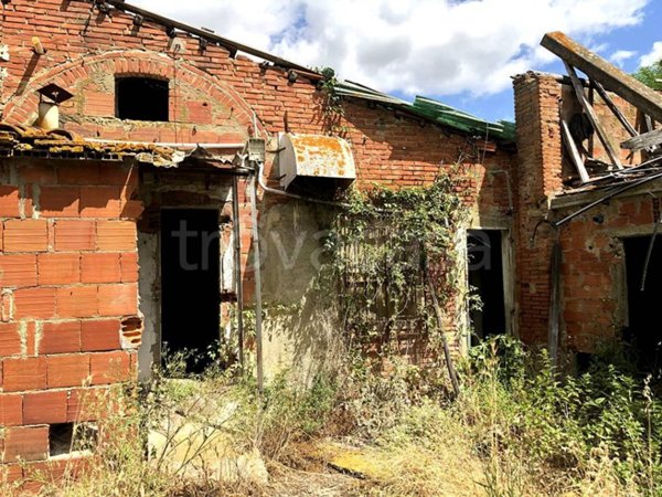 ufficio in vendita a Montevarchi in zona Caposelvi