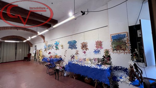 negozio in vendita a Montevarchi