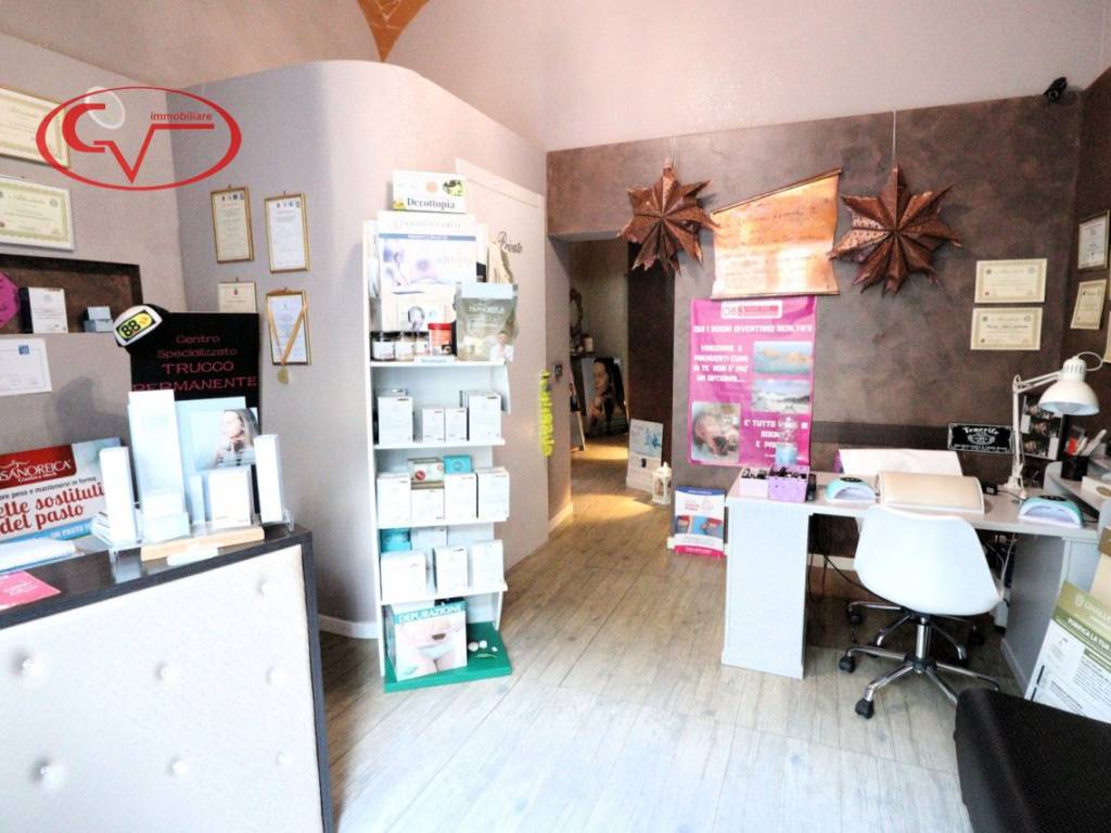 negozio in vendita a Montevarchi