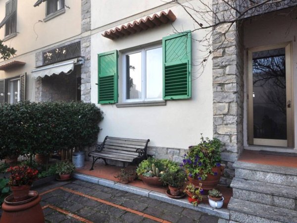 casa indipendente in vendita a Montevarchi in zona Moncioni