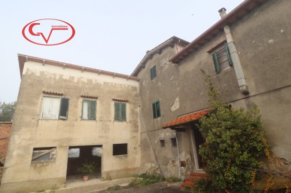 casa indipendente in vendita a Montevarchi