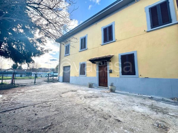 casa indipendente in vendita a Montevarchi
