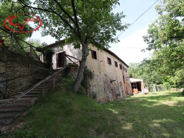 casa indipendente in vendita a Montevarchi