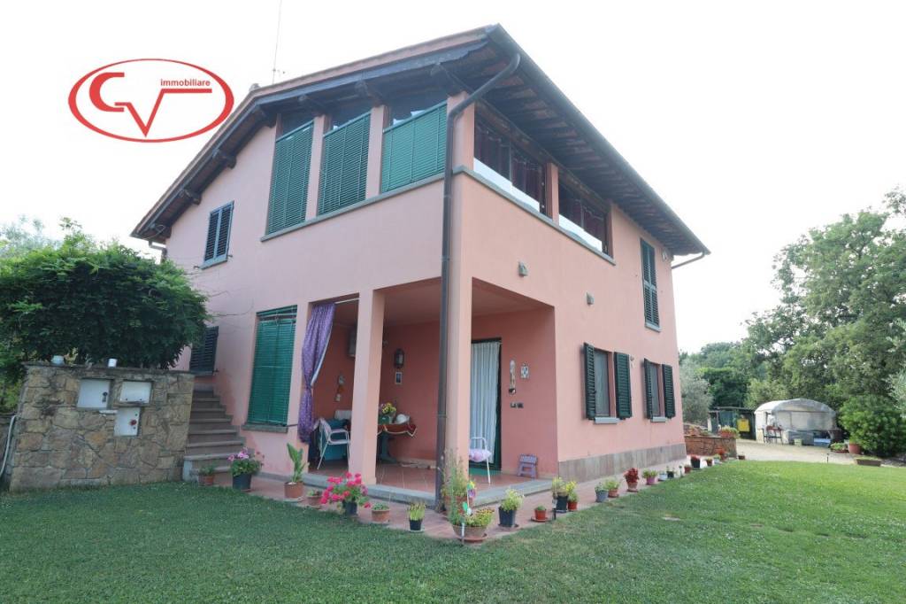 casa indipendente in vendita a Montevarchi