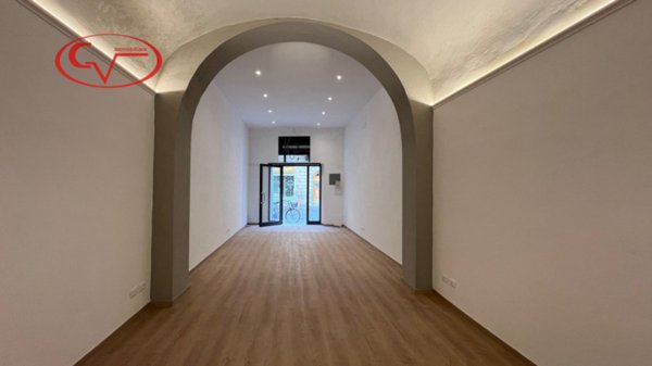 negozio in vendita a Montevarchi