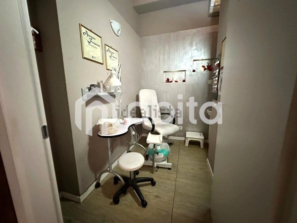 negozio in vendita a Montevarchi