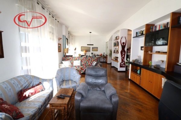 casa indipendente in vendita a Montevarchi