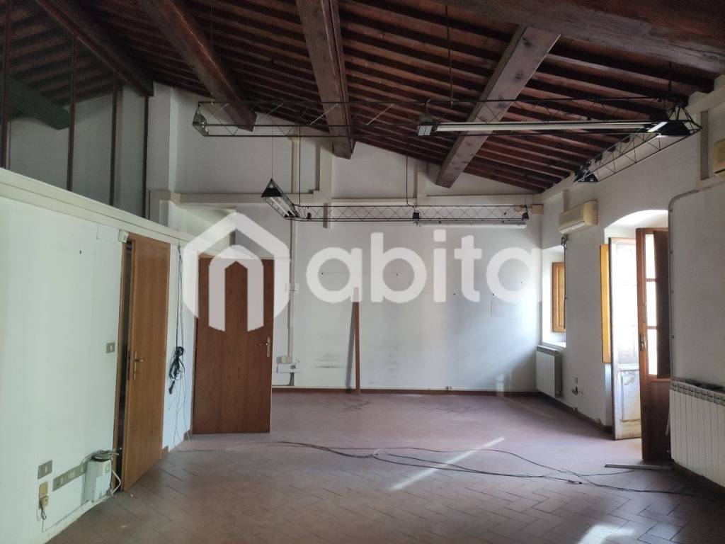 ufficio in vendita a Montevarchi