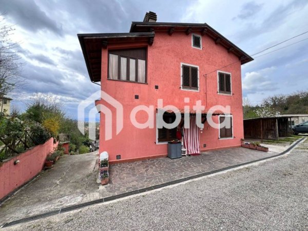 casa indipendente in vendita a Montevarchi in zona Levane