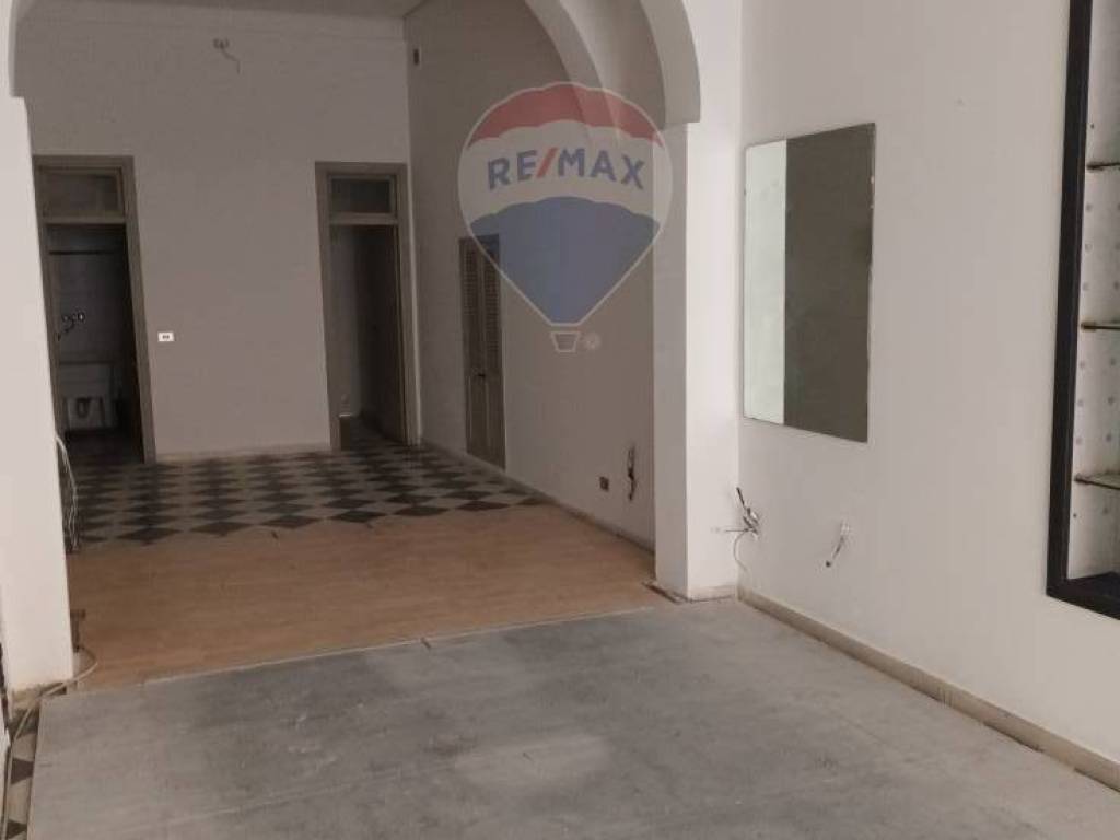 negozio in vendita a Montevarchi