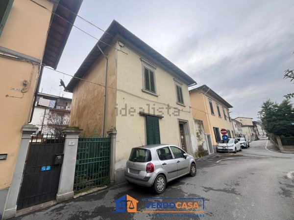 casa indipendente in vendita a Montevarchi