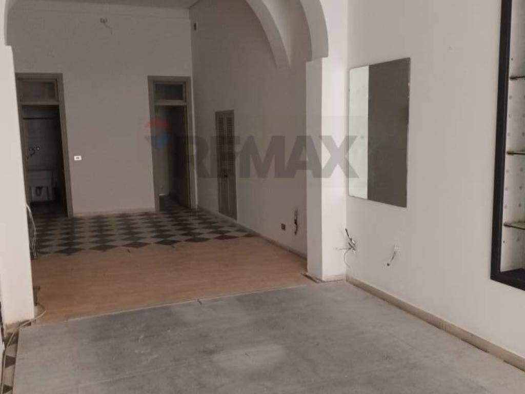 negozio in vendita a Montevarchi