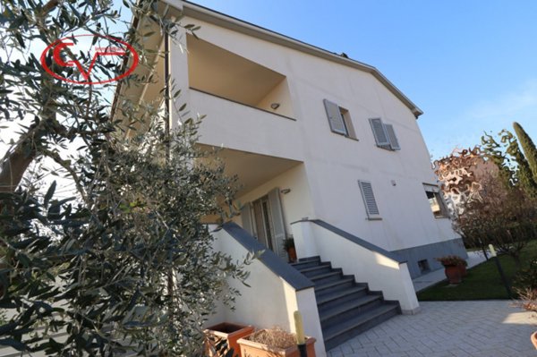 casa indipendente in vendita a Montevarchi