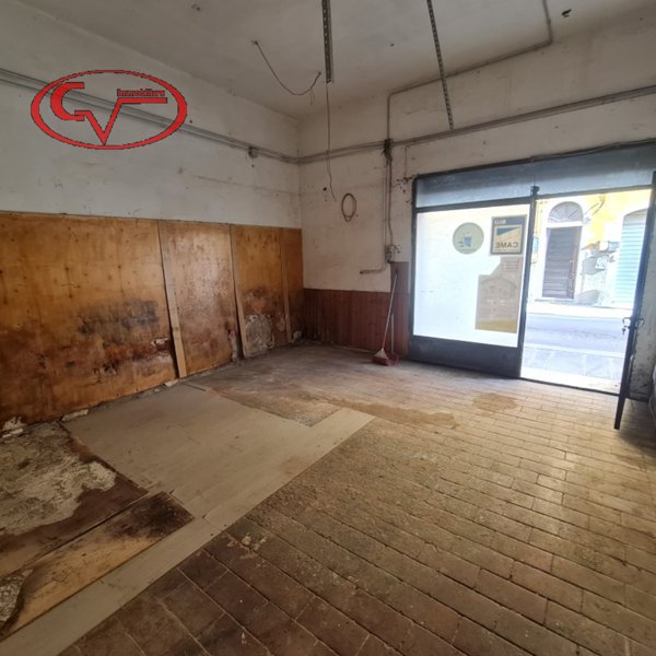locale di sgombero in vendita a Montevarchi