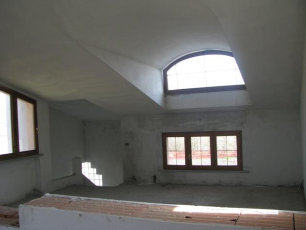 casa indipendente in vendita a Montevarchi