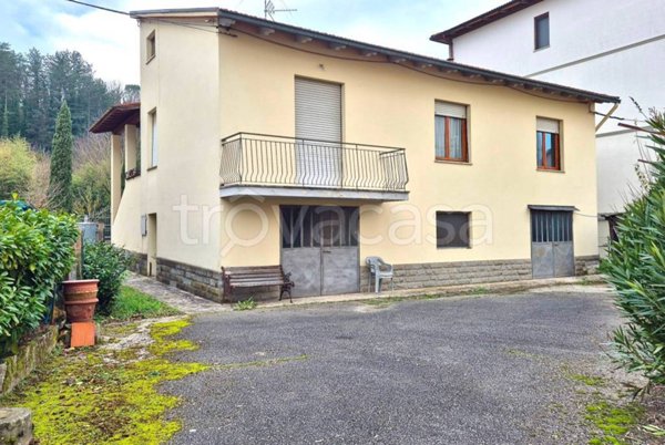 casa indipendente in vendita a Montevarchi
