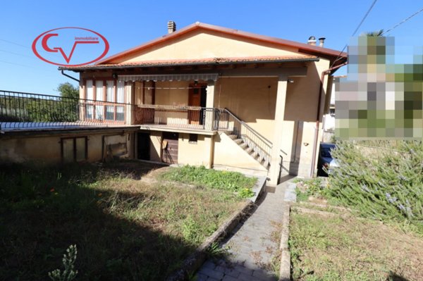 casa indipendente in vendita a Montevarchi in zona Mercatale Valdarno