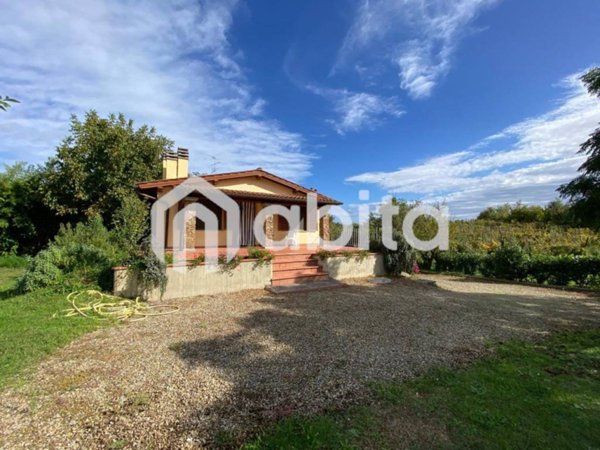 casa indipendente in vendita a Montevarchi
