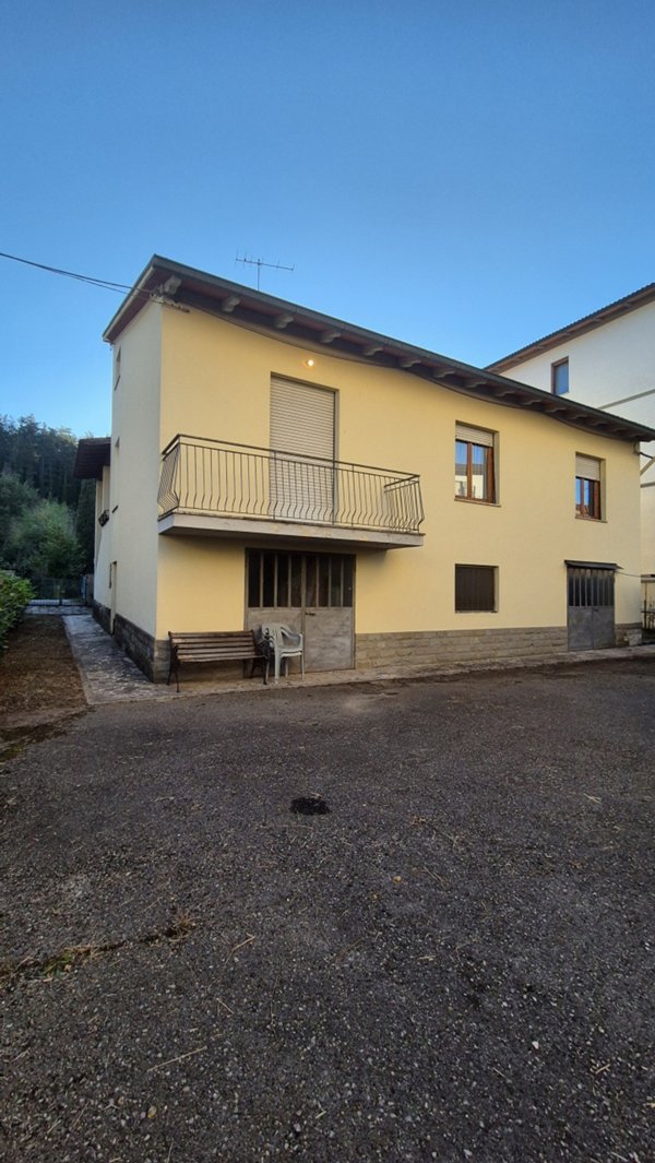 casa indipendente in vendita a Montevarchi