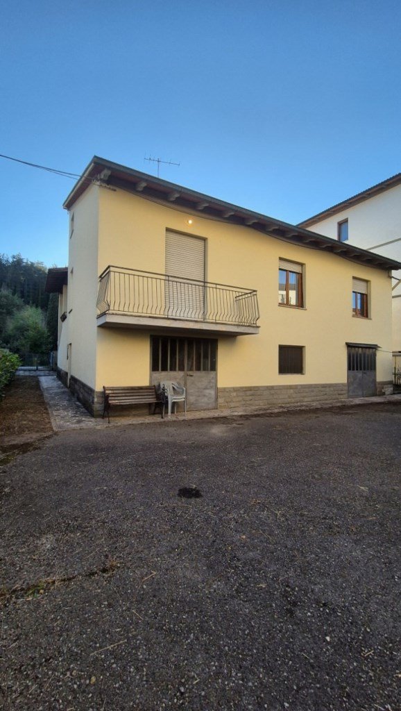 casa indipendente in vendita a Montevarchi