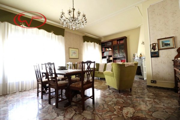 casa indipendente in vendita a Montevarchi