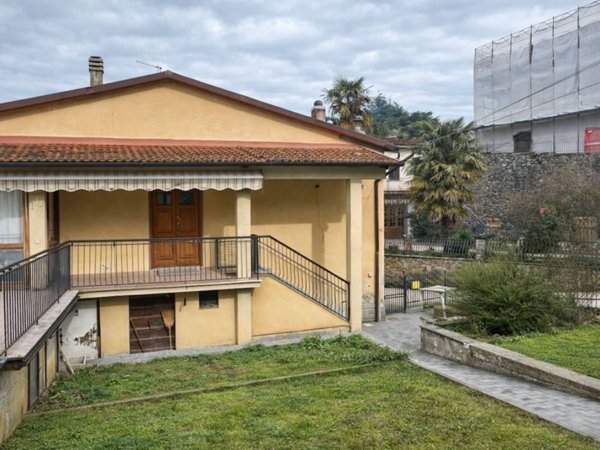 casa indipendente in vendita a Montevarchi in zona Levanella