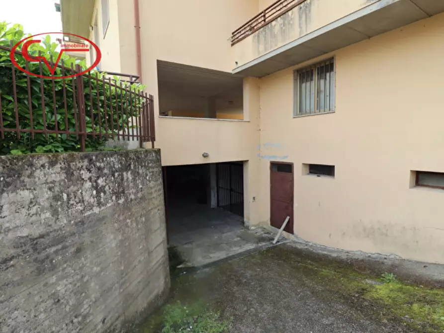 locale di sgombero in vendita a Montevarchi in zona Mercatale Valdarno