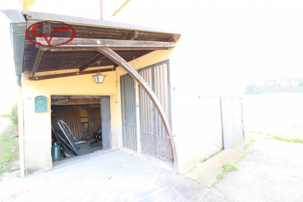 appartamento in vendita a Montevarchi in zona Caposelvi