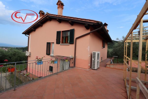 casa indipendente in vendita a Montevarchi